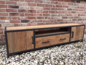 Bruut Tv Meubel Zwart Staal Teakhout 180cm