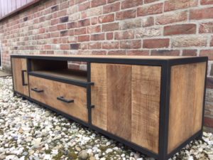 Bruut Tv Meubel Zwart Staal Teakhout 180cm