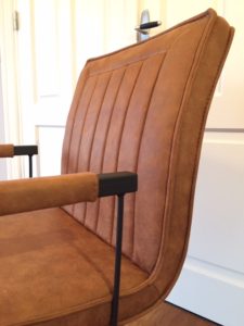 Armstoel Tilburg Industrieel Cognac Zwart Metaal