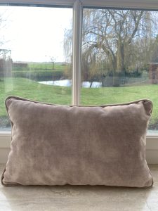 Kussen Velvet Adore Taupe 50x30cm