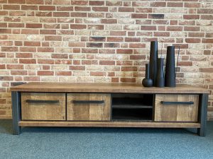 Tv Meubel Tata Industrieel Metaal Hufterproof 200cm